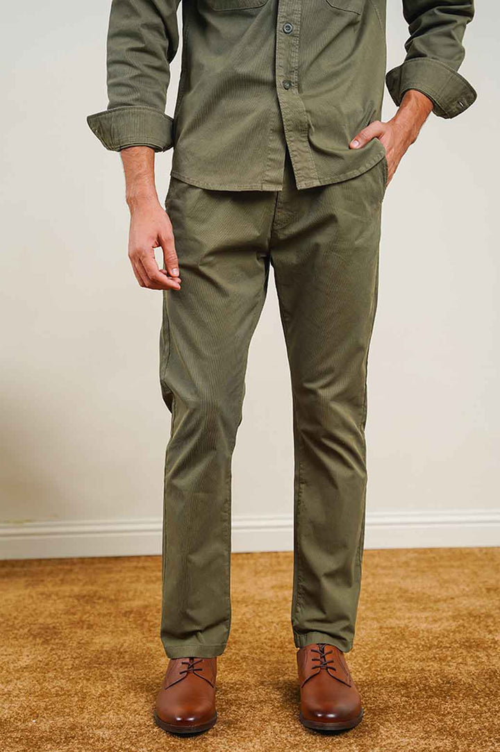 OLIVE EASY CHINO PANTS