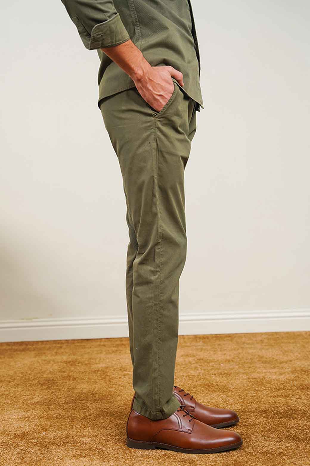 OLIVE EASY CHINO PANTS