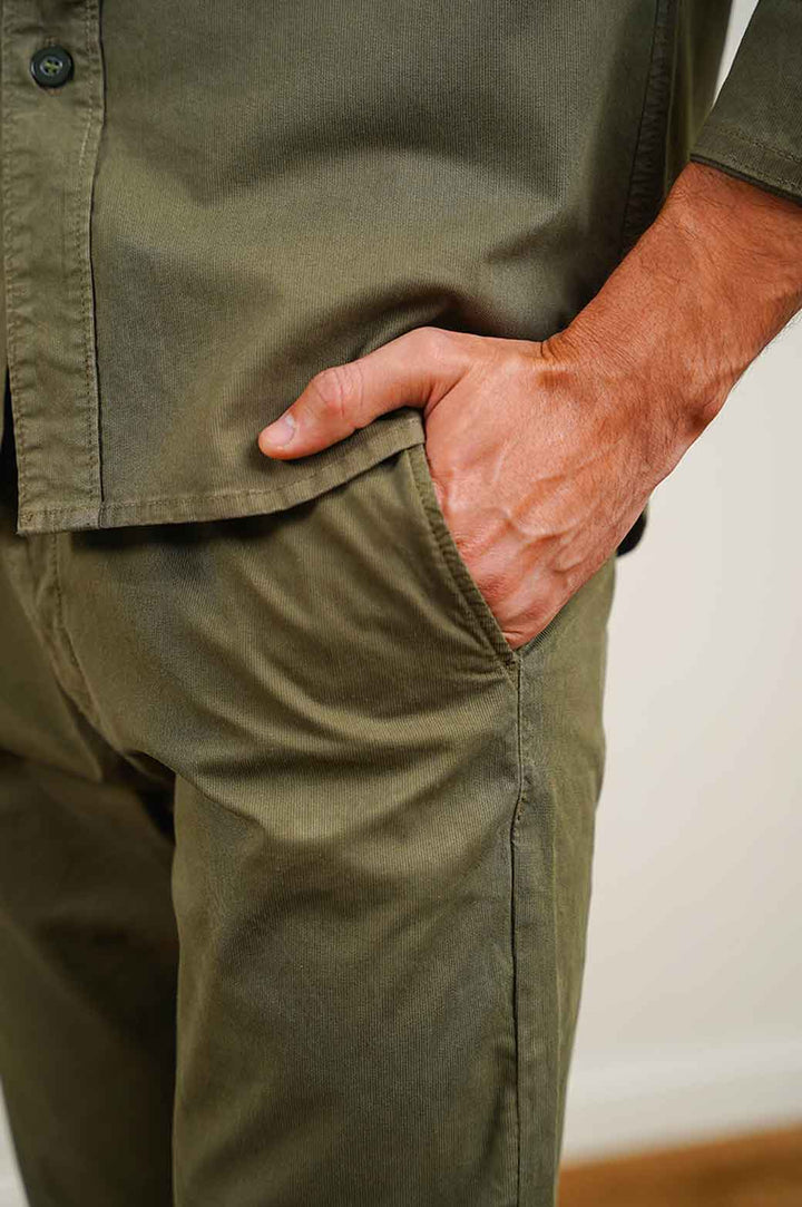 OLIVE EASY CHINO PANTS