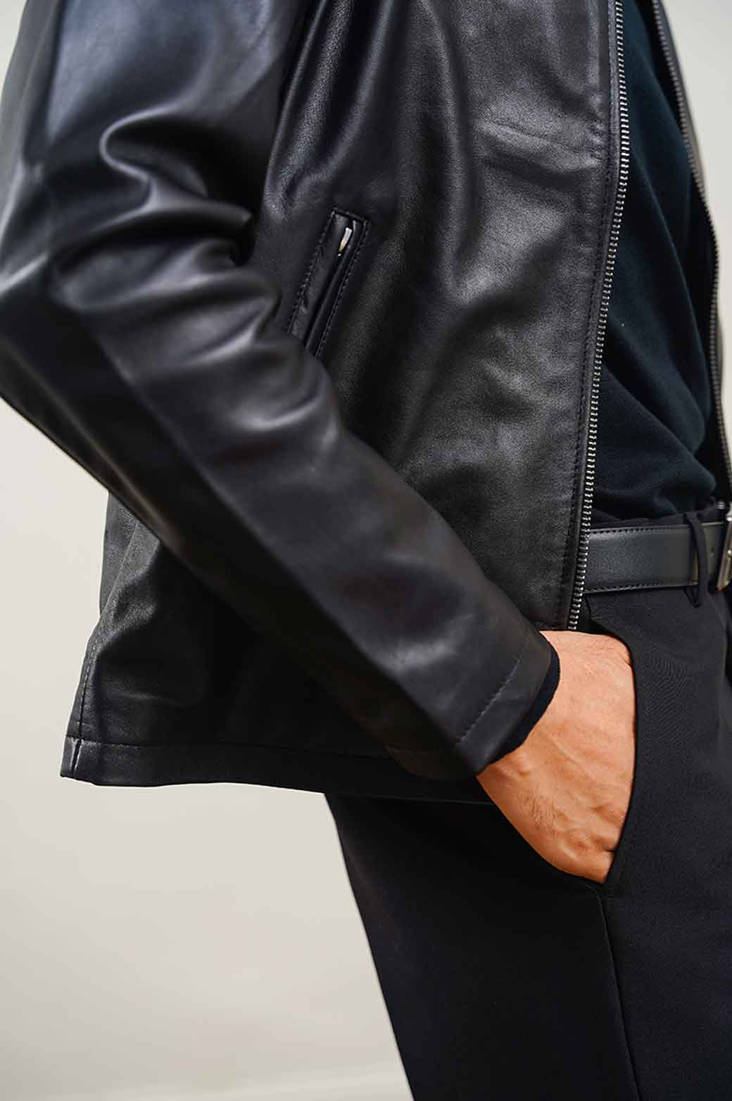 BLACK LEATHER ZIP-UP JACKET