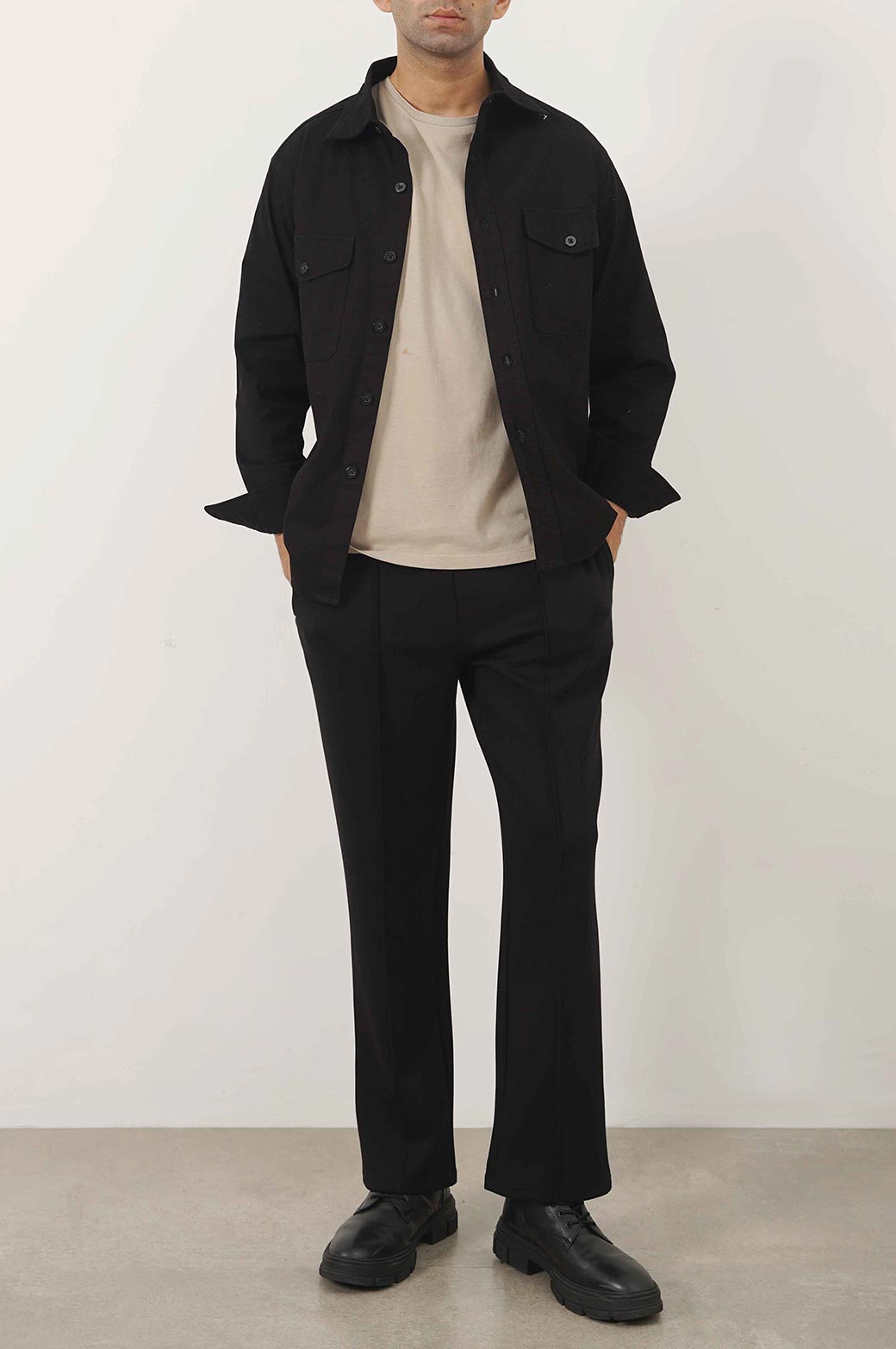 BLACK OVERSHIRT WITH POCKETS