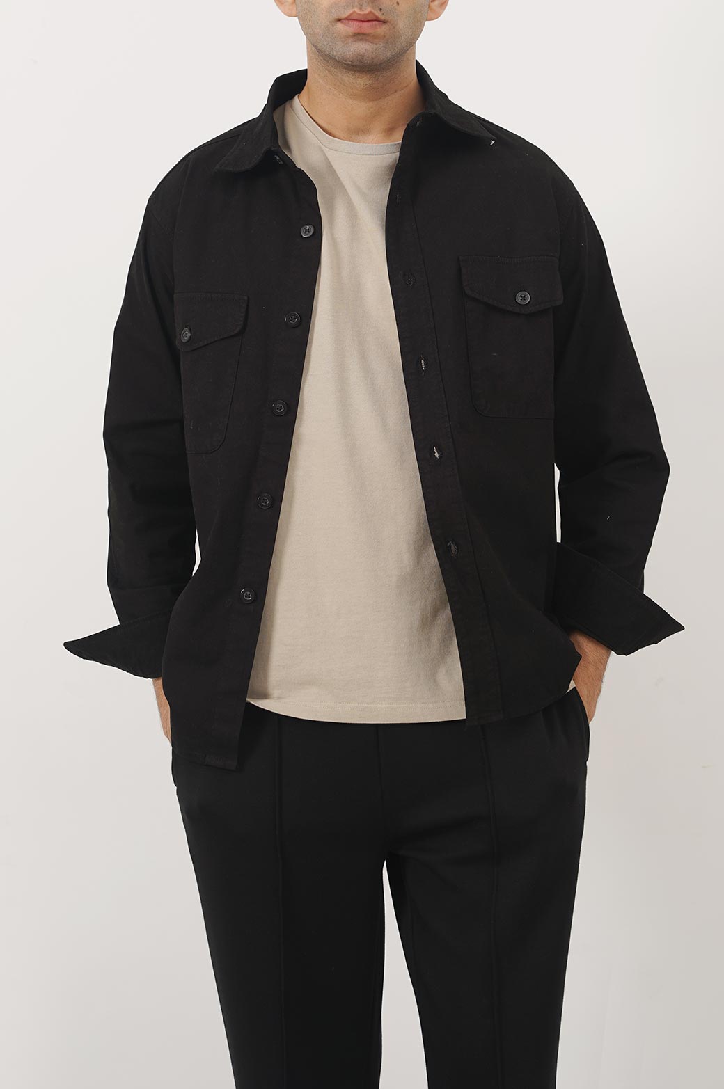 BLACK OVERSHIRT WITH POCKETS