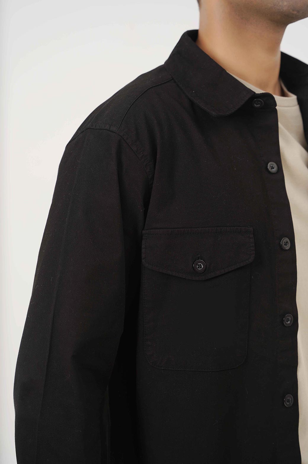BLACK OVERSHIRT WITH POCKETS