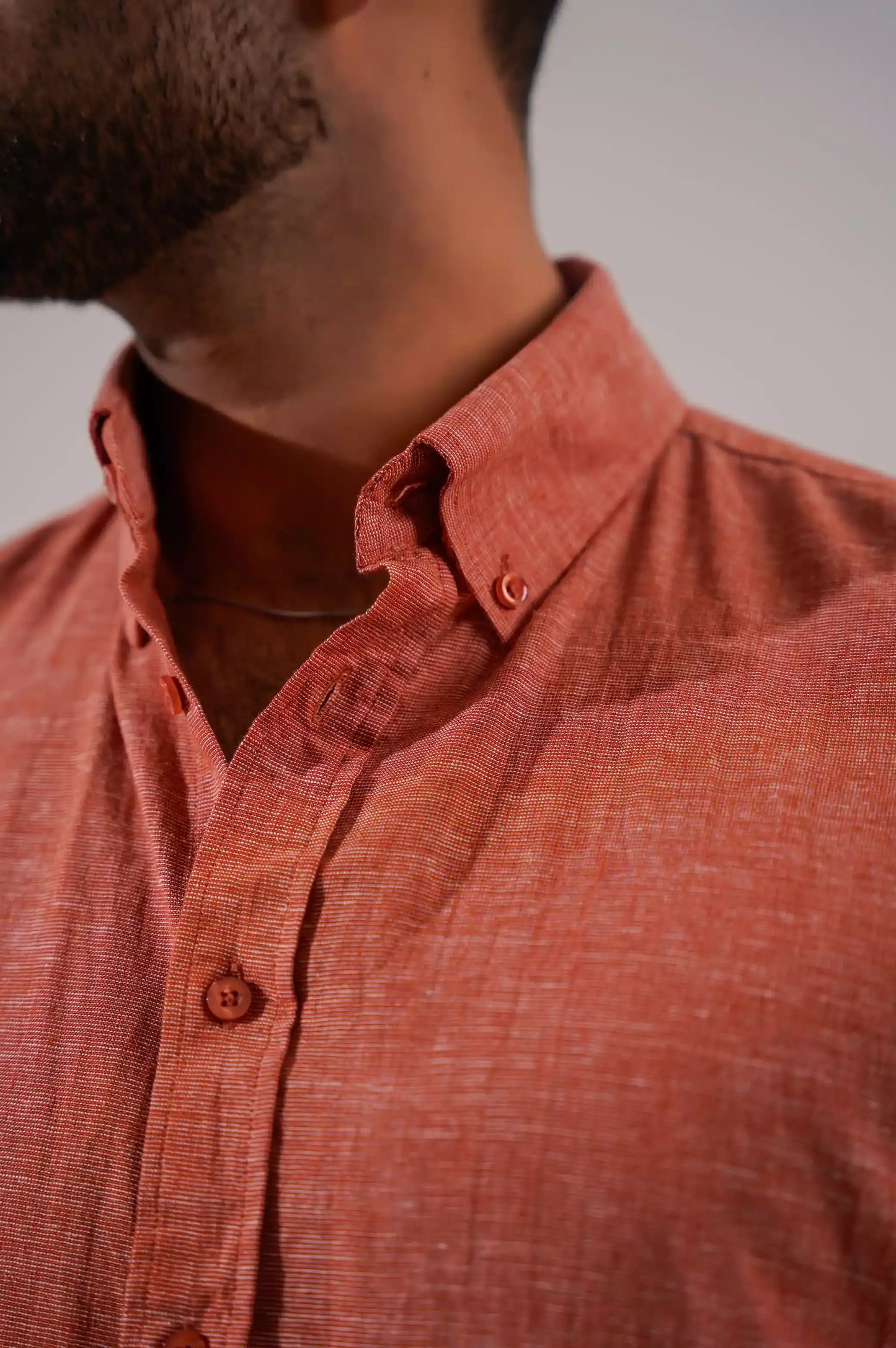 RUST MAN BUTTON DOWN SHIRT