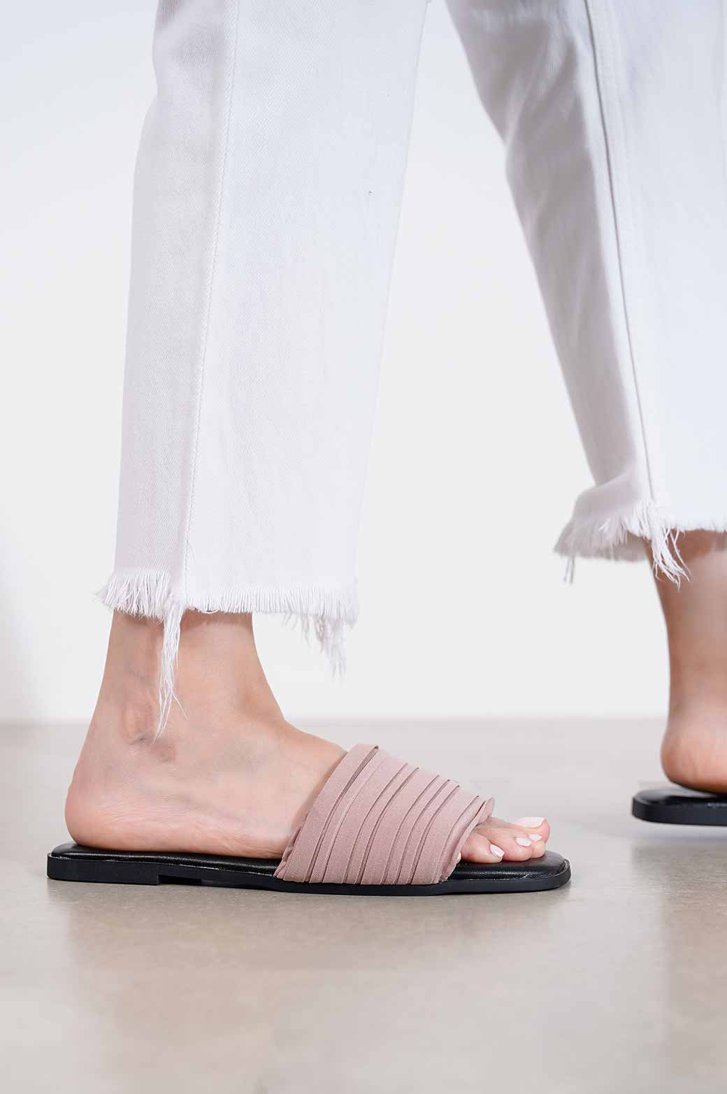 DIRTY PINK PLEATED SLIDE