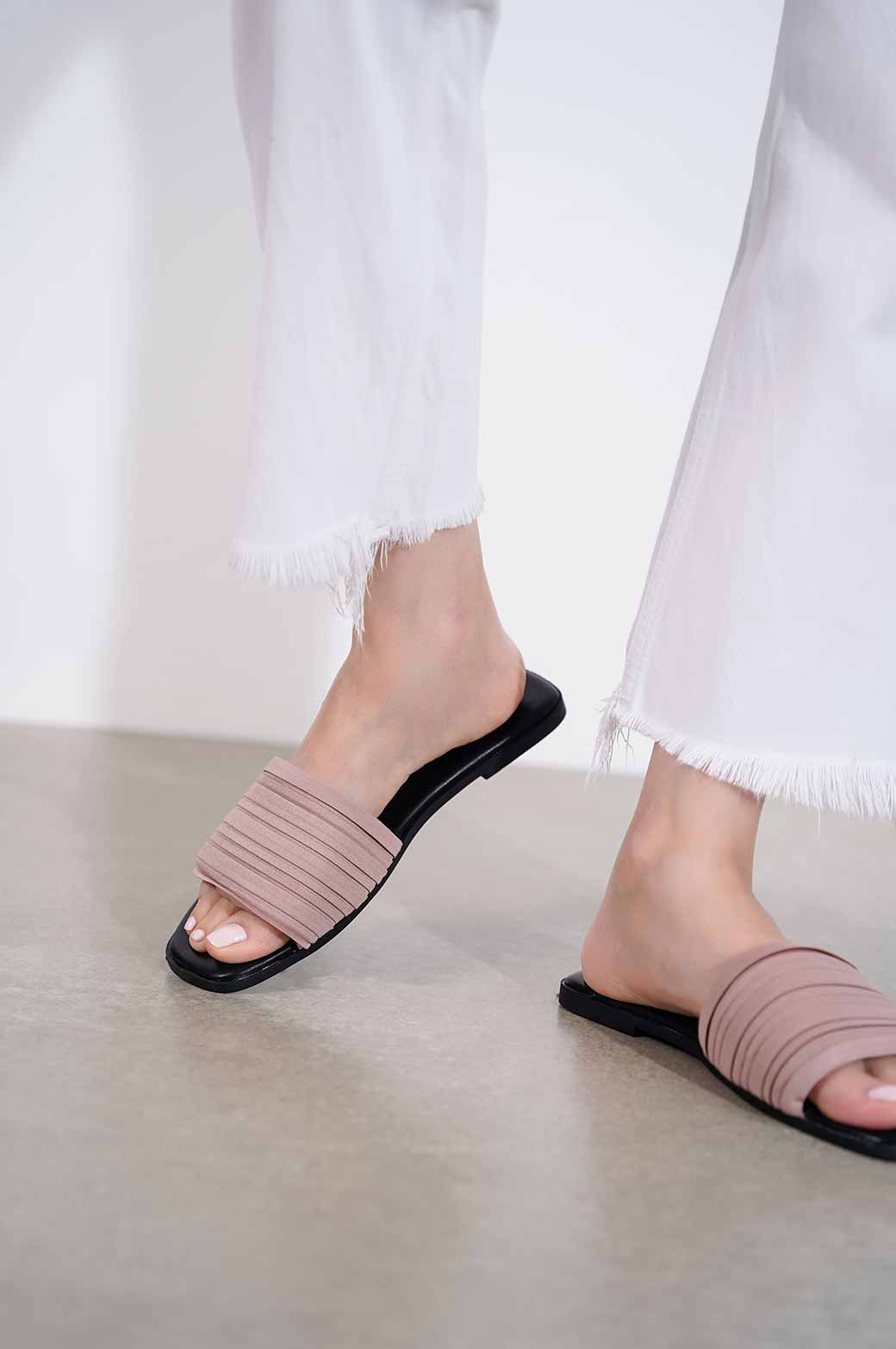 DIRTY PINK PLEATED SLIDE