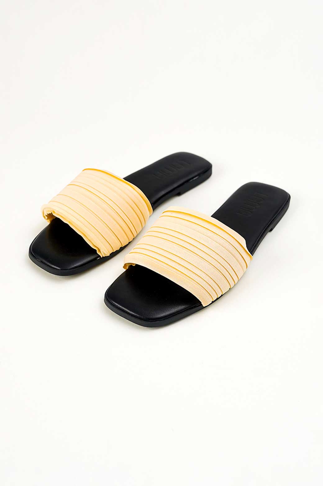 OFF WHITE PLEATED SLIDE