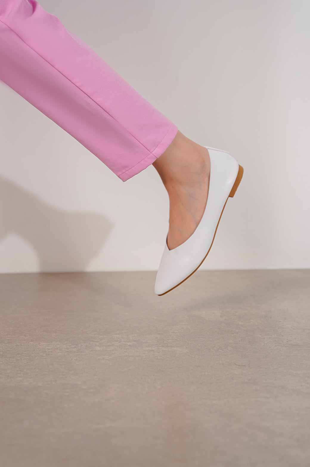 WHITE BASIC BALLERINA PUMPS