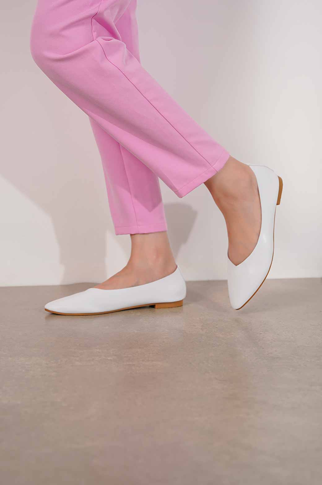 WHITE BASIC BALLERINA PUMPS