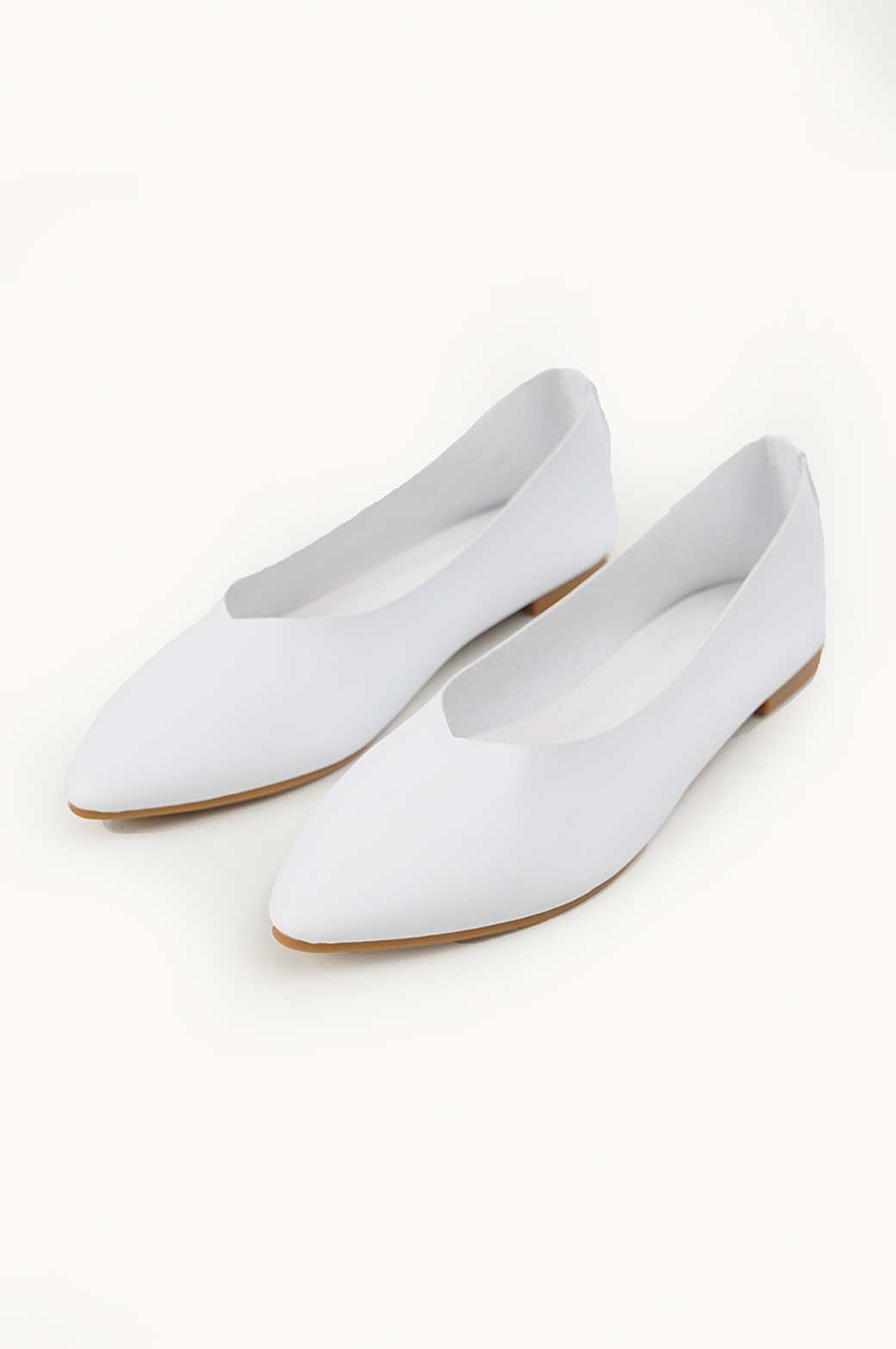 WHITE BASIC BALLERINA PUMPS