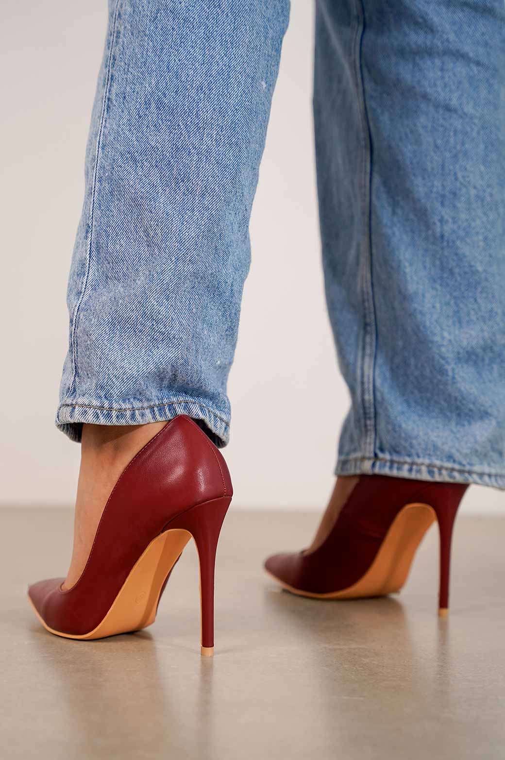 MAROON POINTED STILETTO HEEL