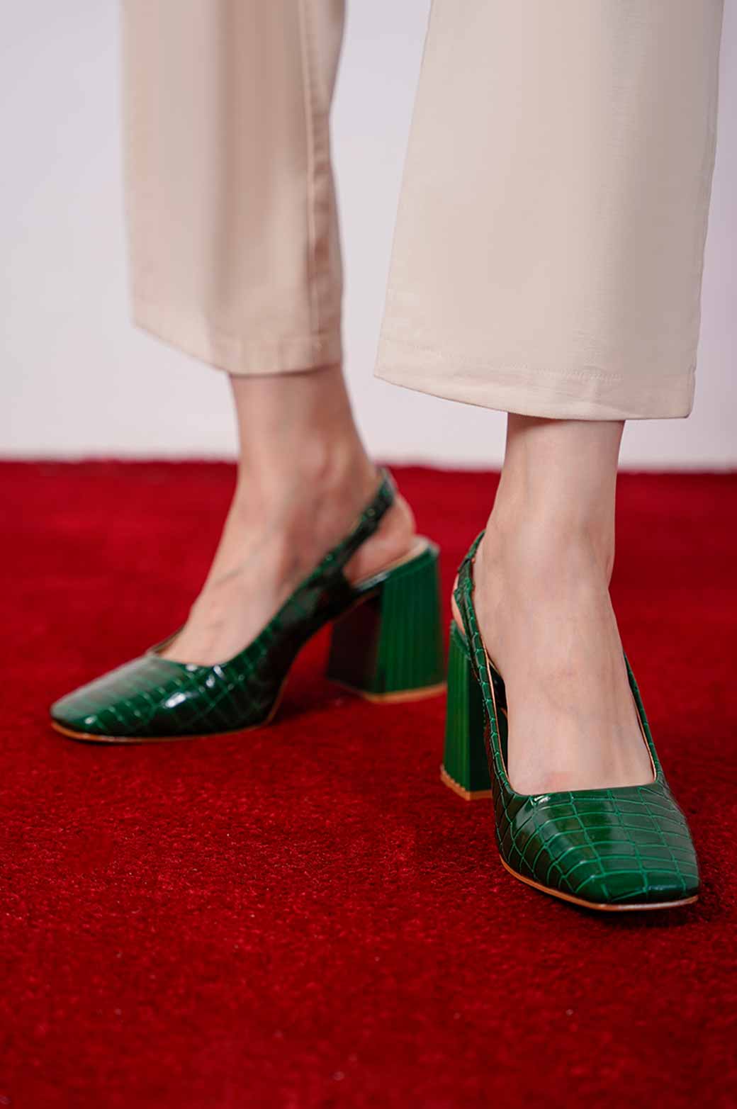 GREEN SLINGBACK HEELS