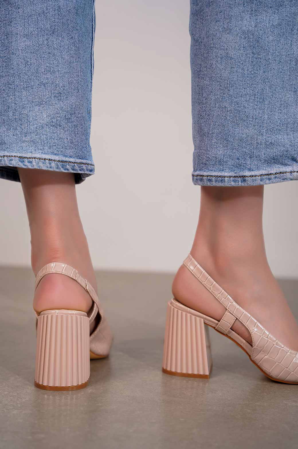 NUDE SLINGBACK HEELS