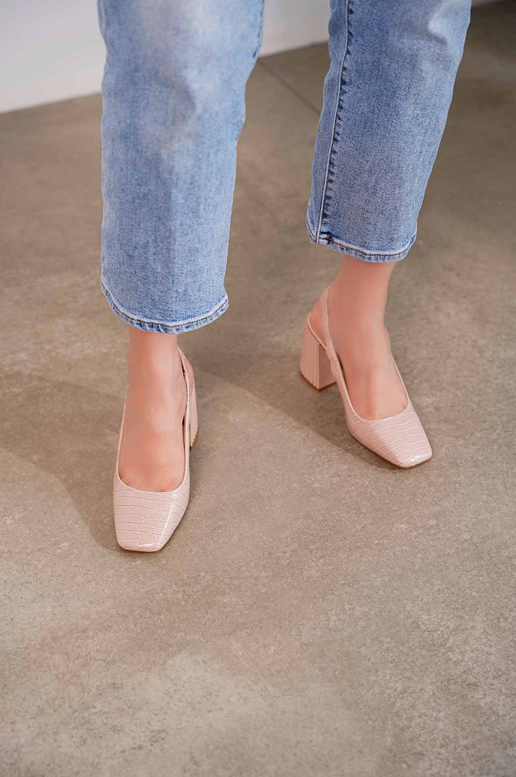 NUDE SLINGBACK HEELS