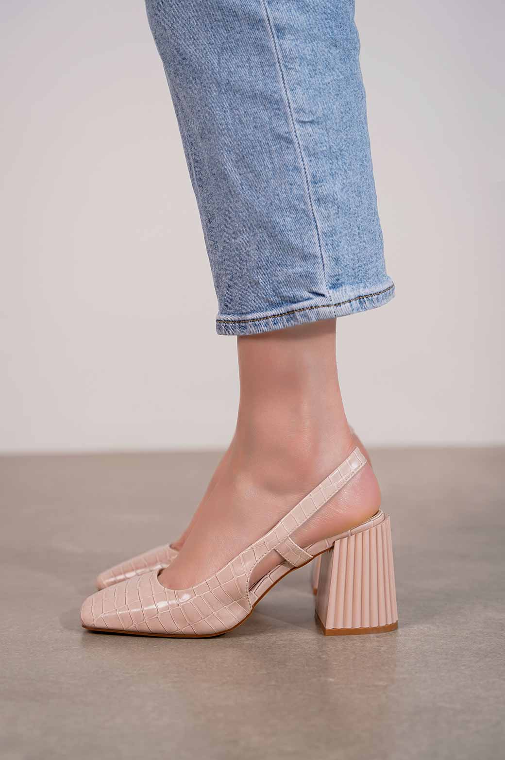 NUDE SLINGBACK HEELS