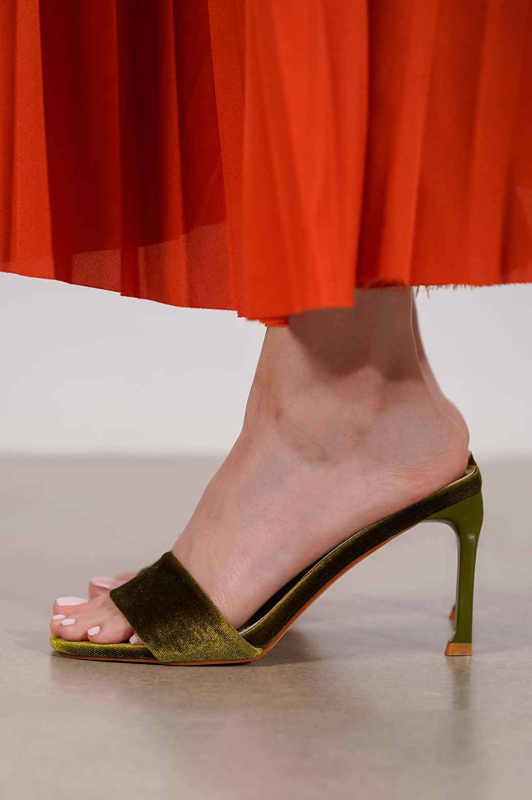 OLIVE PLUSH HIGH HEEL