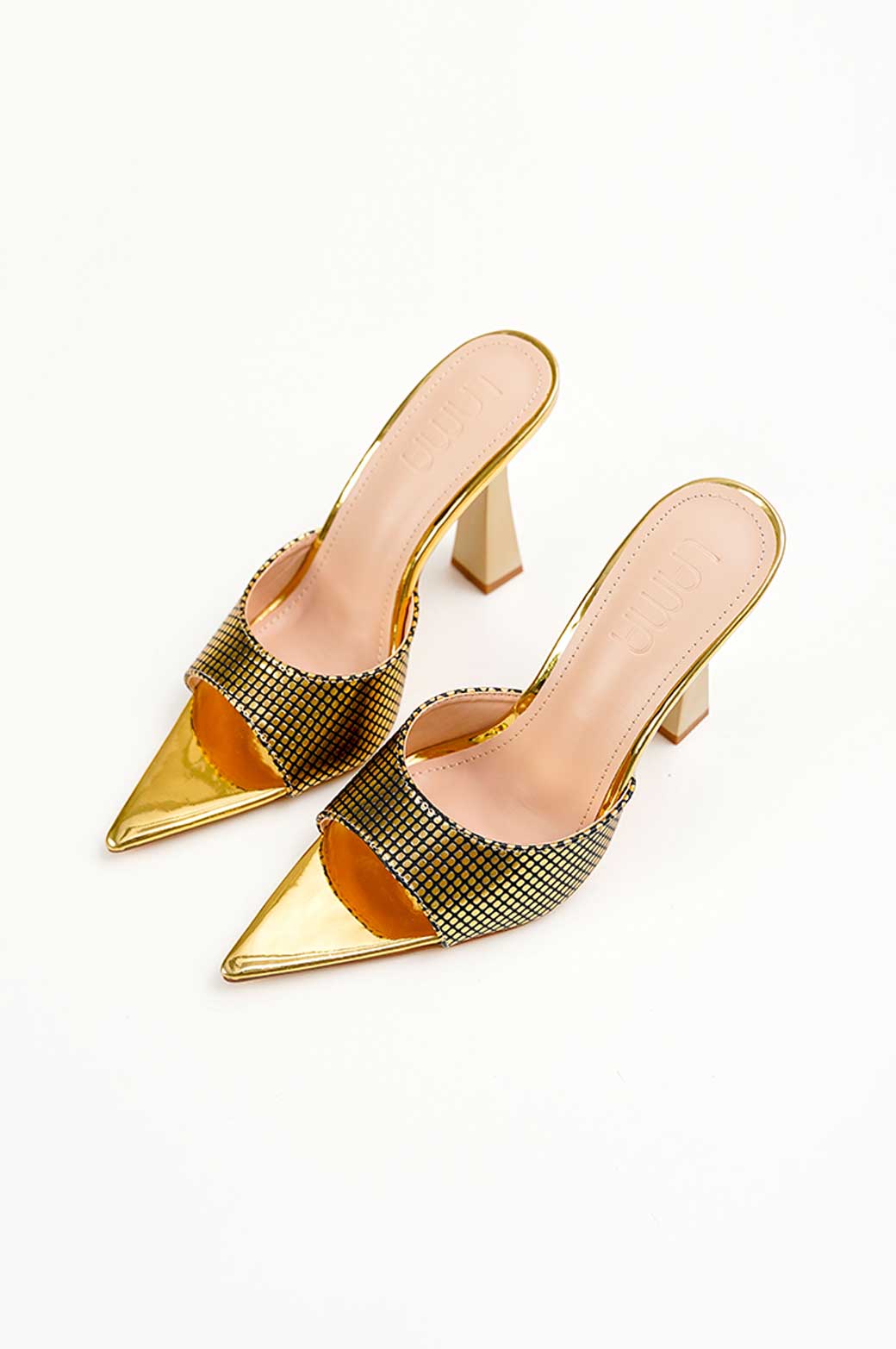 GOLD POINTED GOLD HEEL