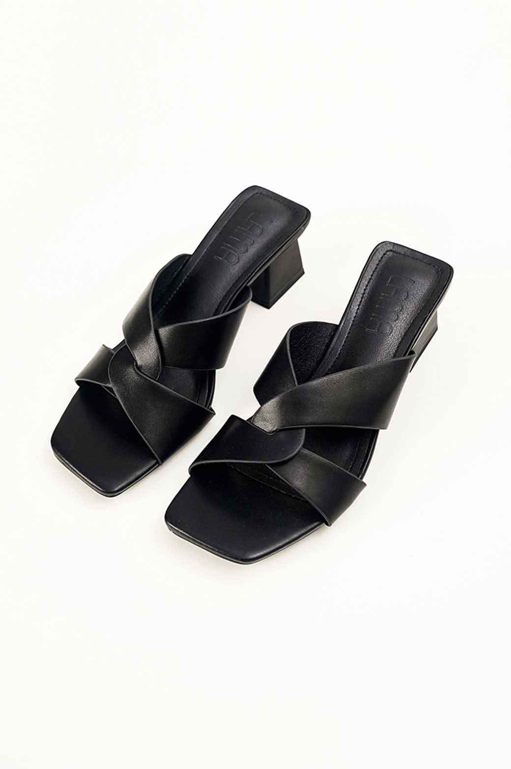 BLACK CROSS OVER BLOCK HEEL