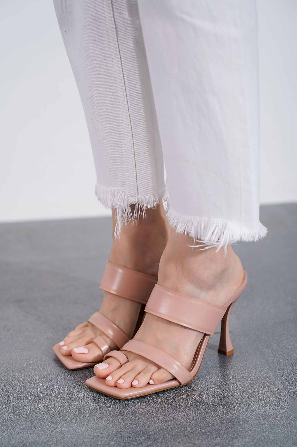 PINK TOE RING HIGH HEEL