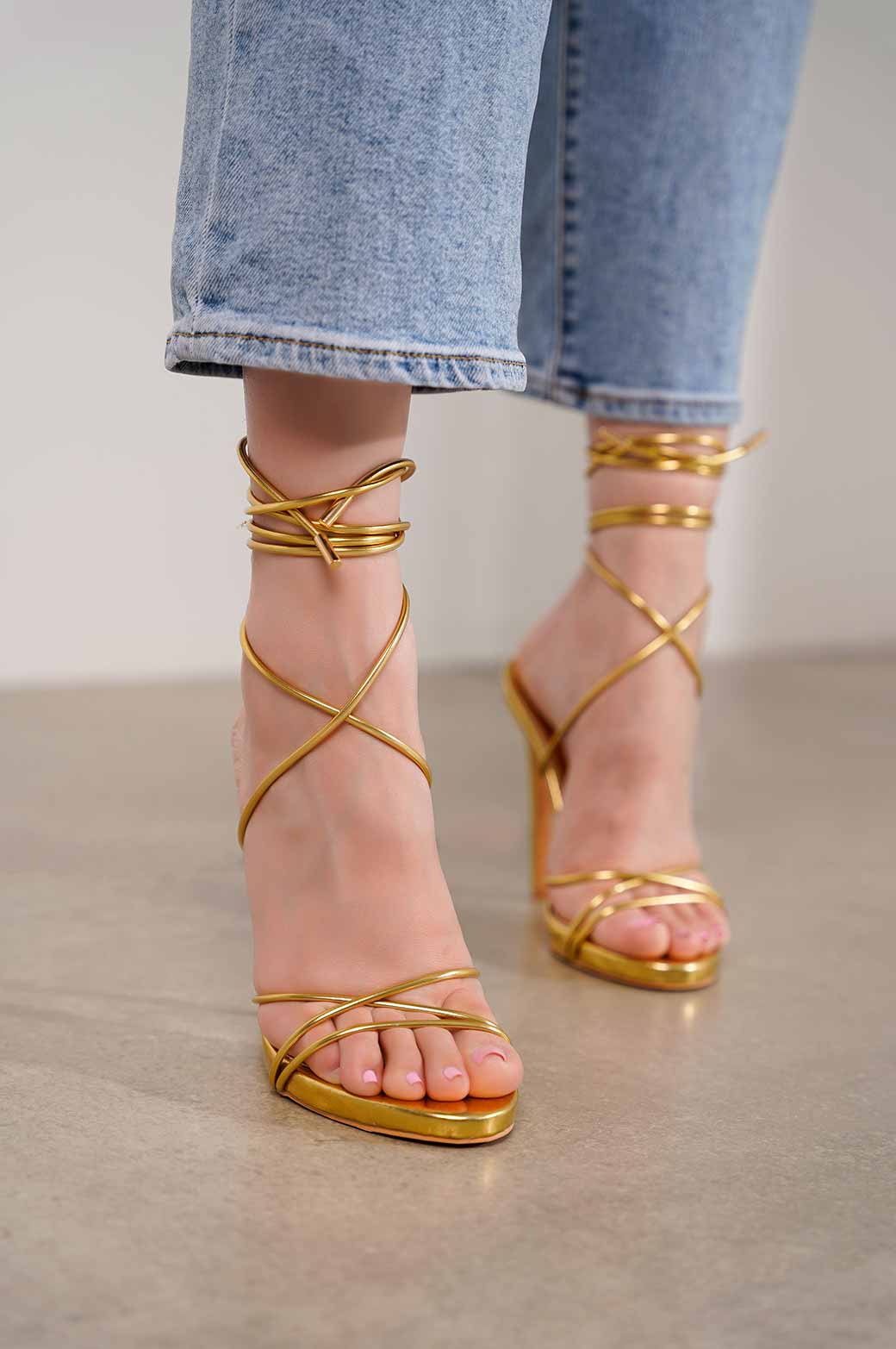 GOLD METALLIC STRAPPY HEEL