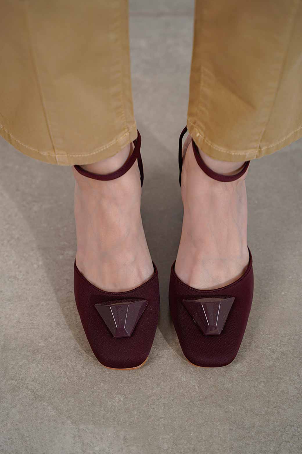 MAROON STUDDED BLOCK HEEL