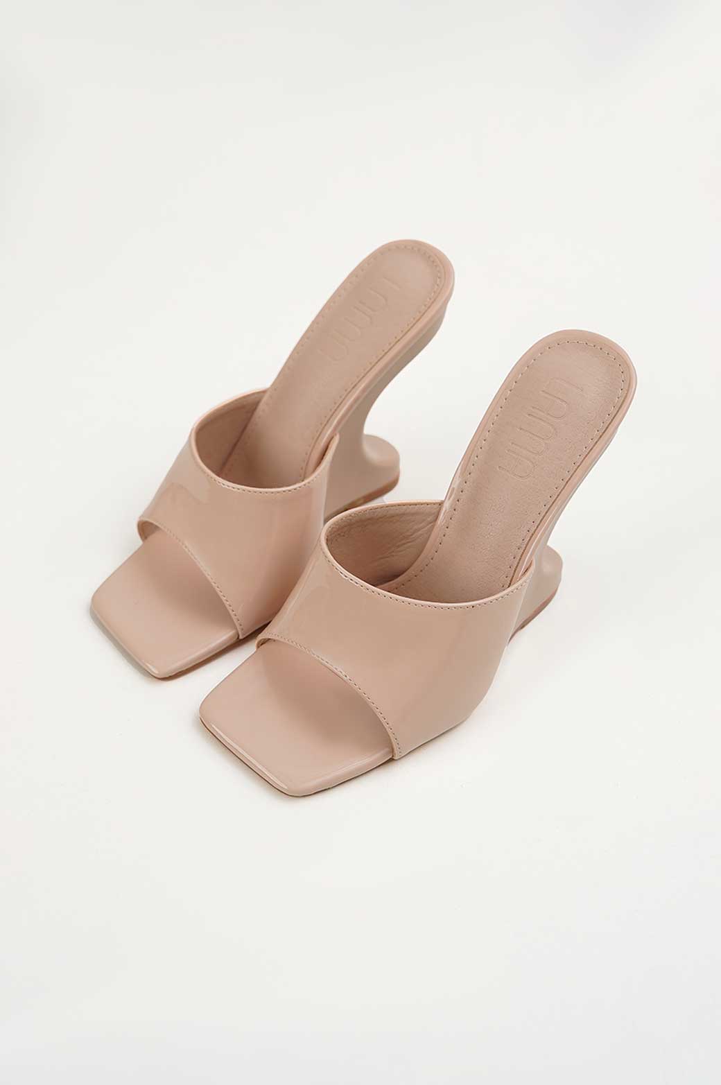 BEIGE SCULPTED HEEL