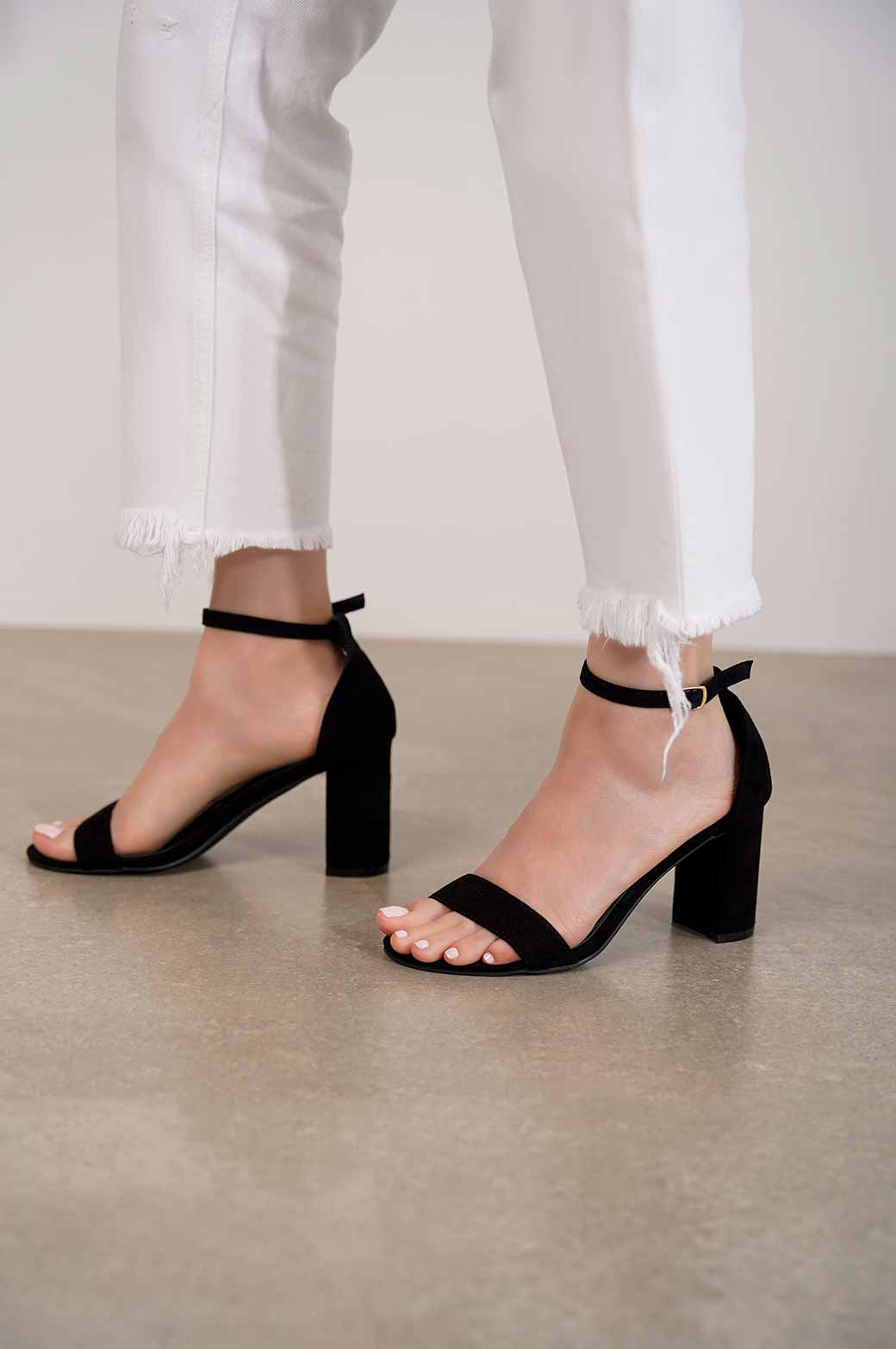 BLACK ANKEL STRAP HEEL