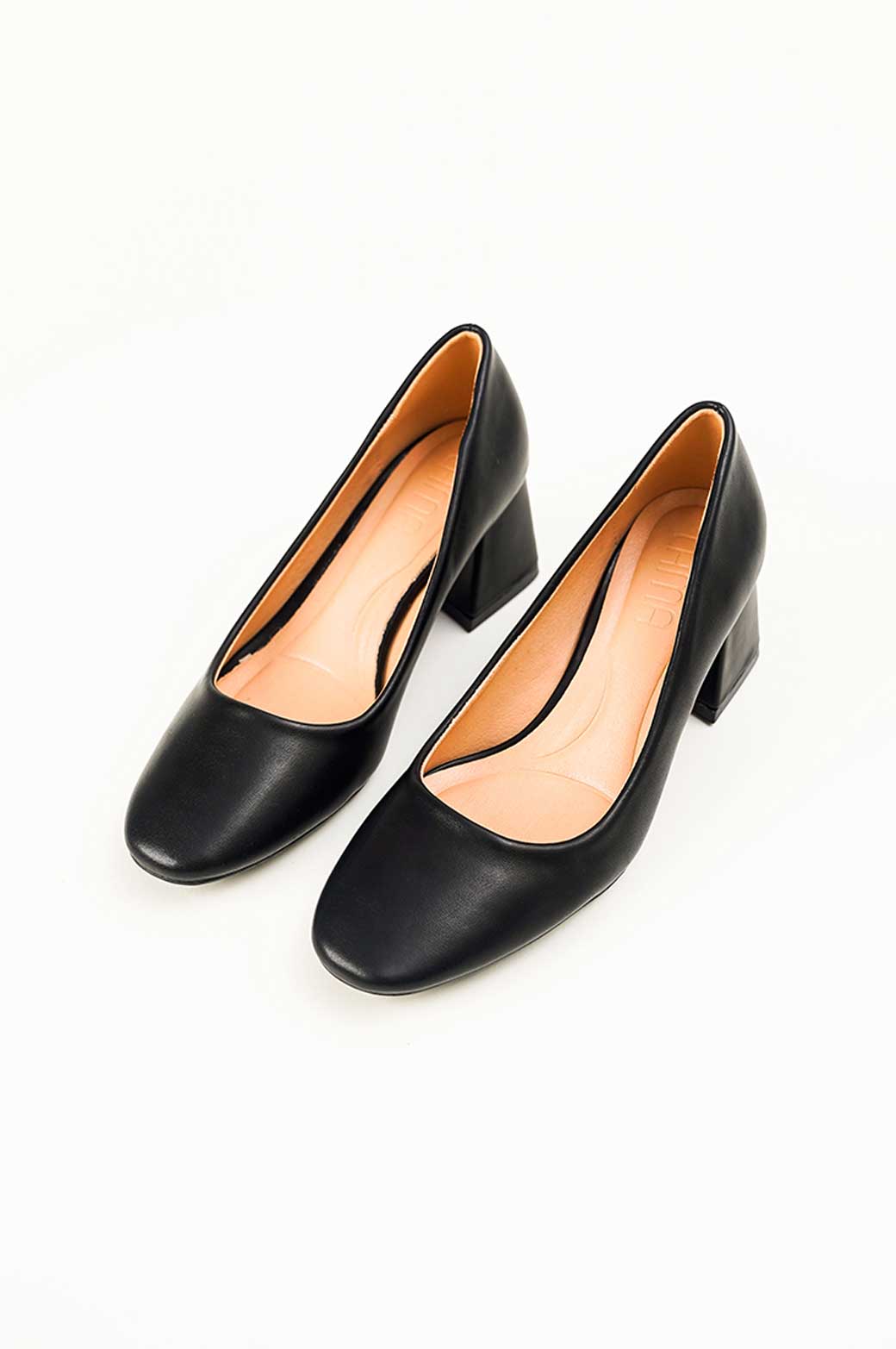 BLACK COURT SHOE