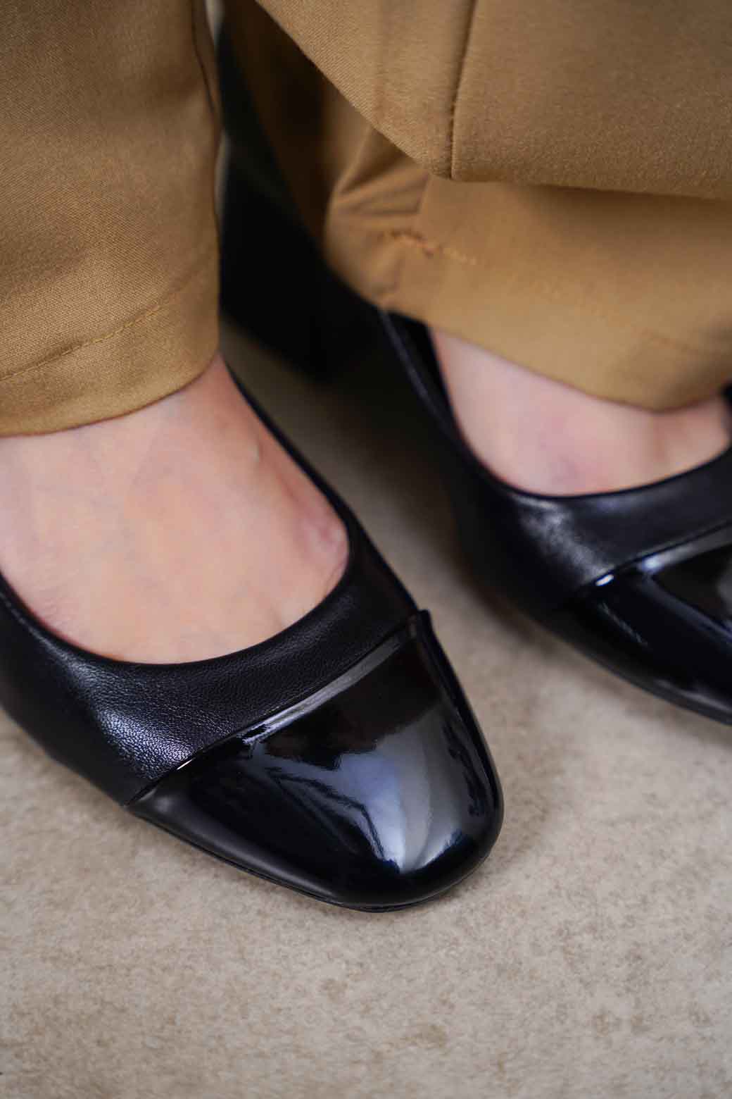 BLACK MONOCHROME BLOCK HEEL