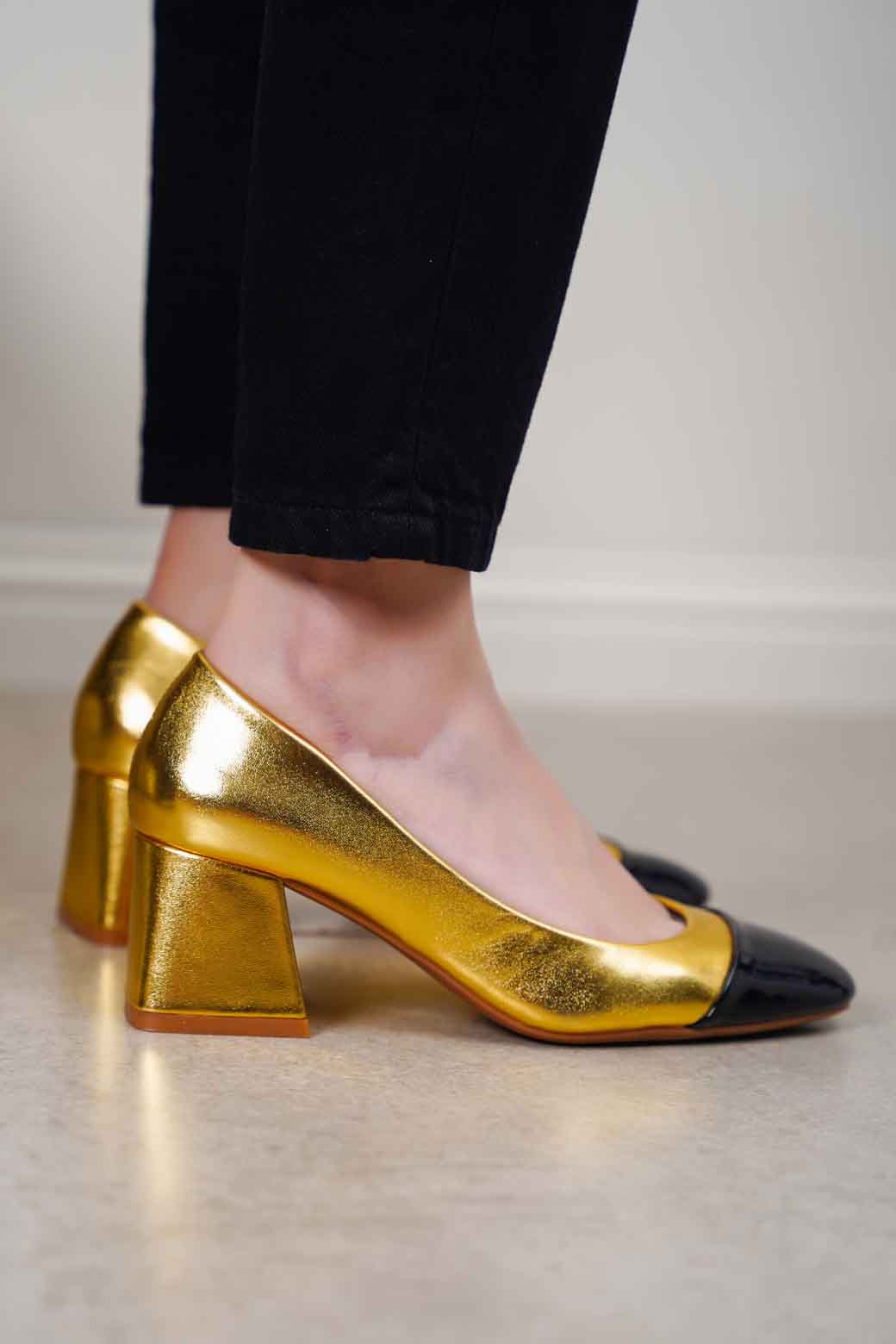 GOLD CONTRAST BLOCK HEEL