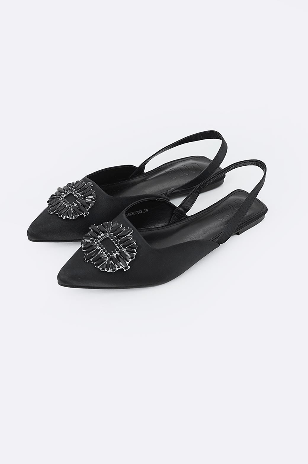 BLACK EMBELLISHED PUMPS