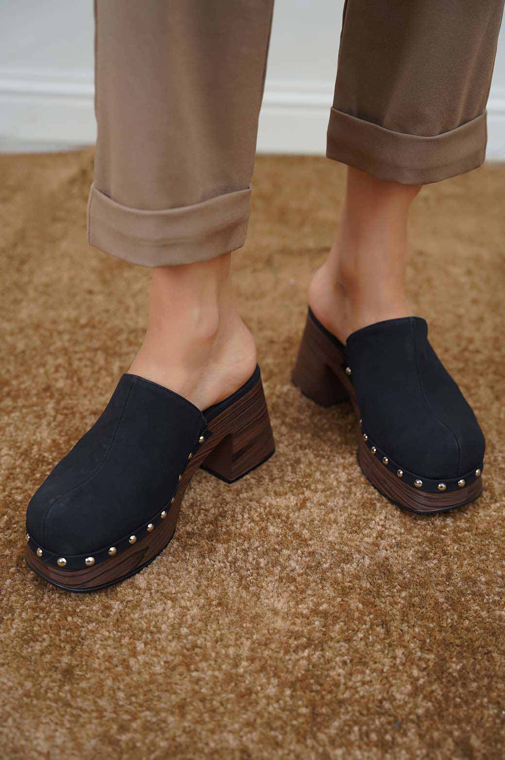 BLACK STUDDED PLATFORM  CLOGS
