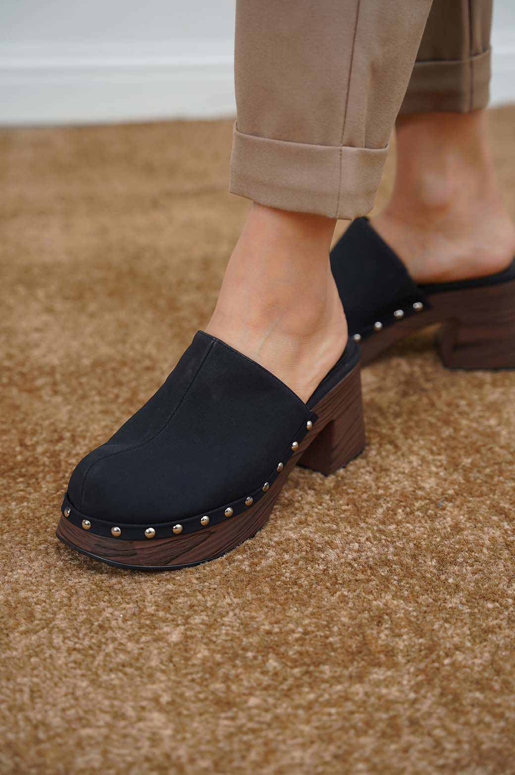 BLACK STUDDED PLATFORM  CLOGS