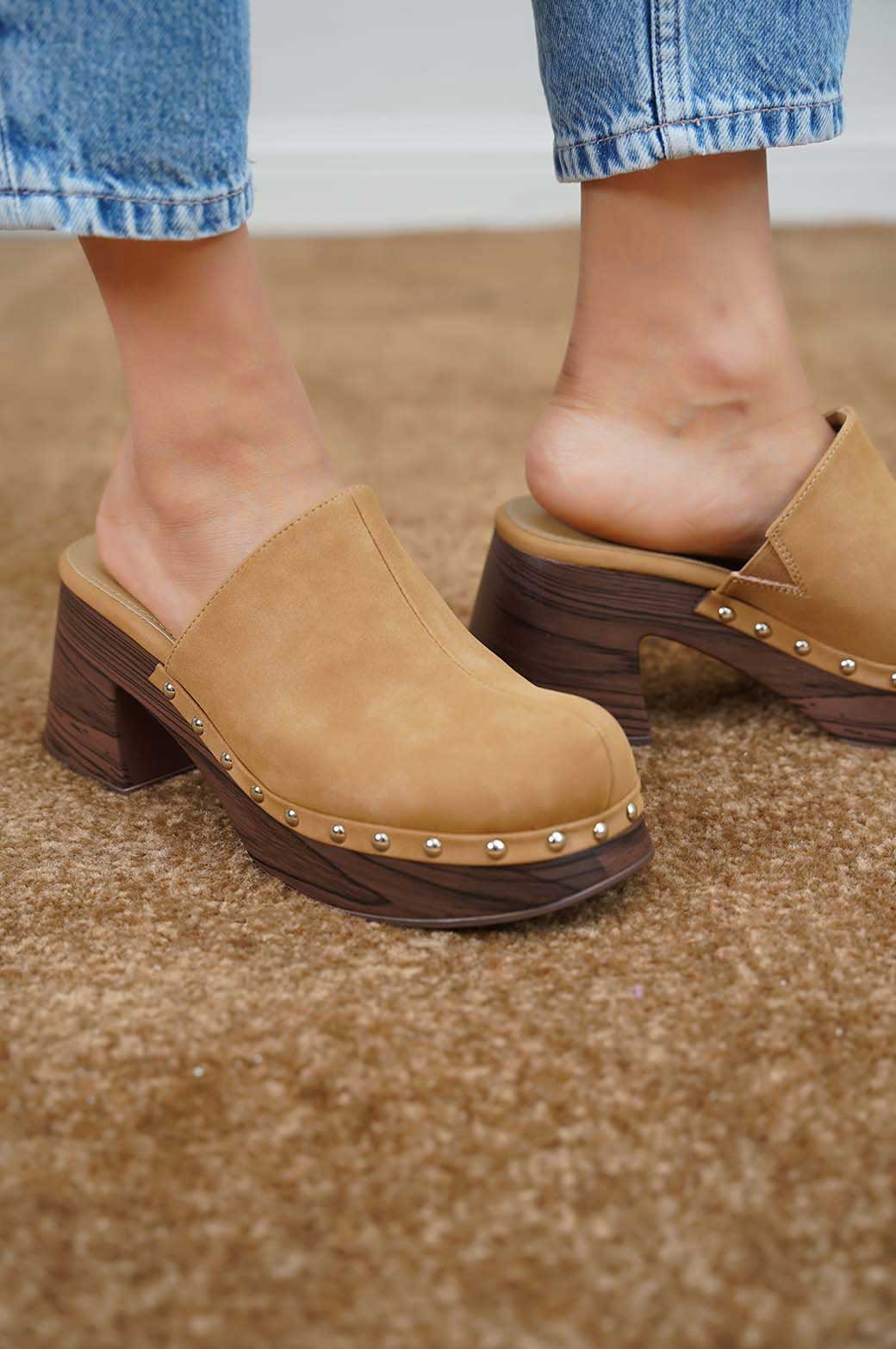 KHAKI STUDDED PLATFORM  CLOGS