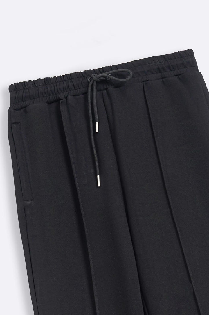BLACK STRAIGHT KNITTED PANTS