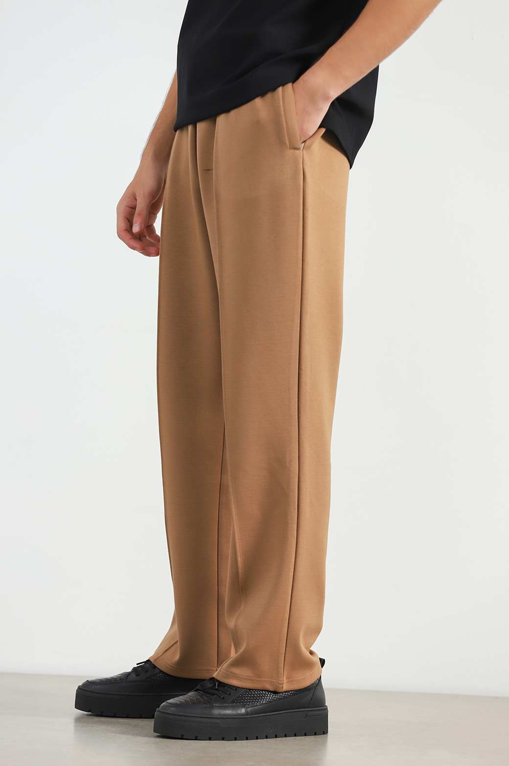 CREAM STRAIGHT KNITTED PANTS