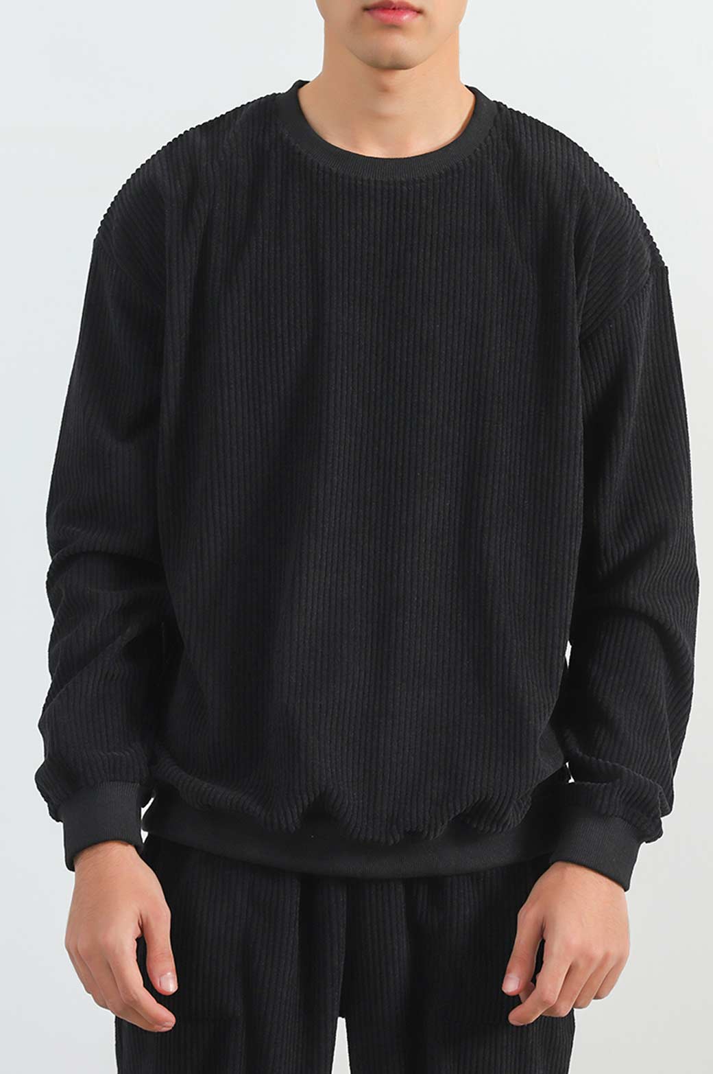BLACK RIBBED KNIT SWEATER