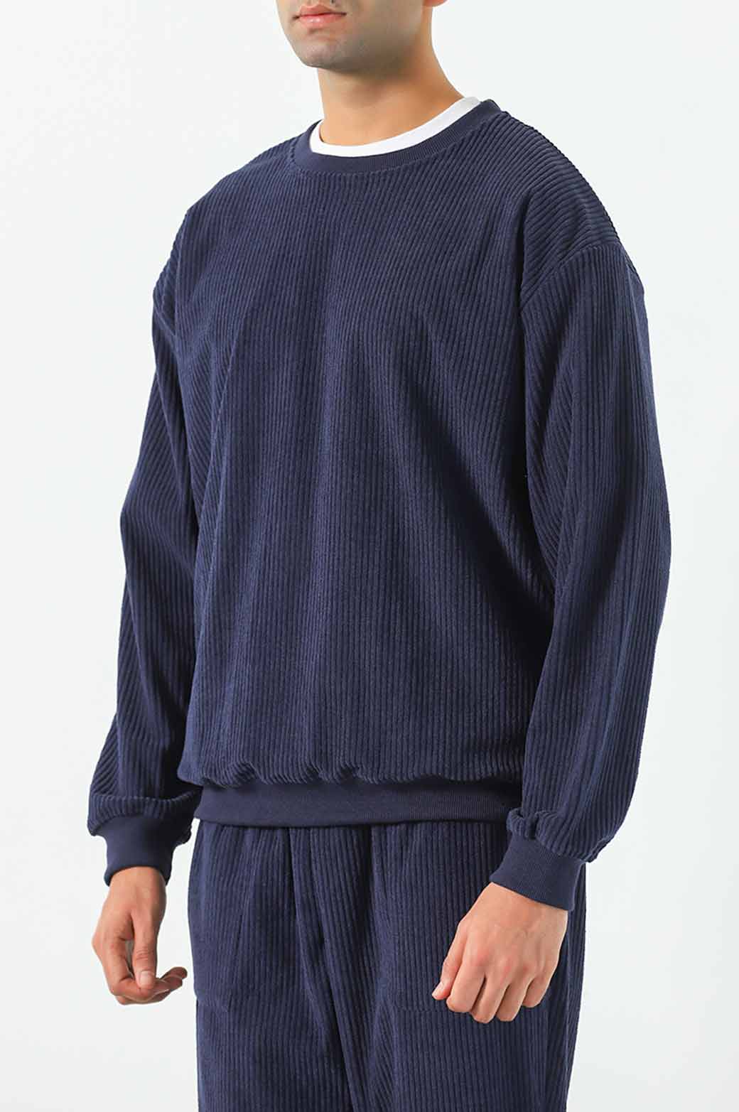 NAVY RIBBED KNIT SWEATER