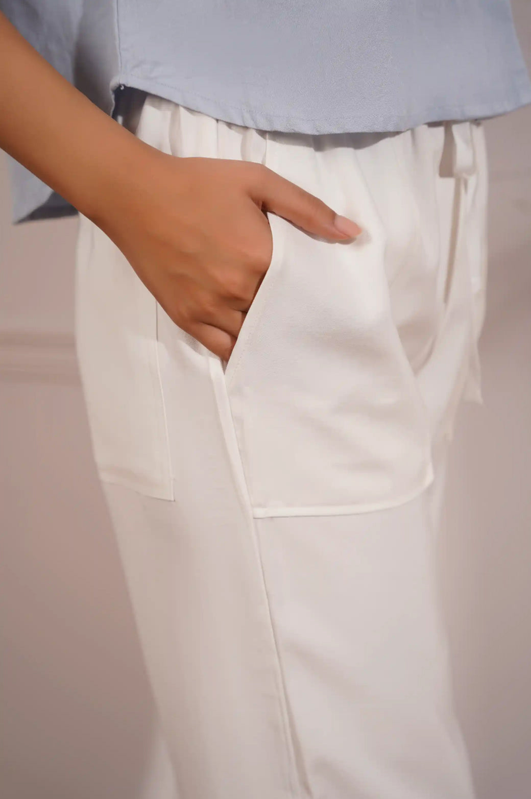 WHITE LONG PANTS