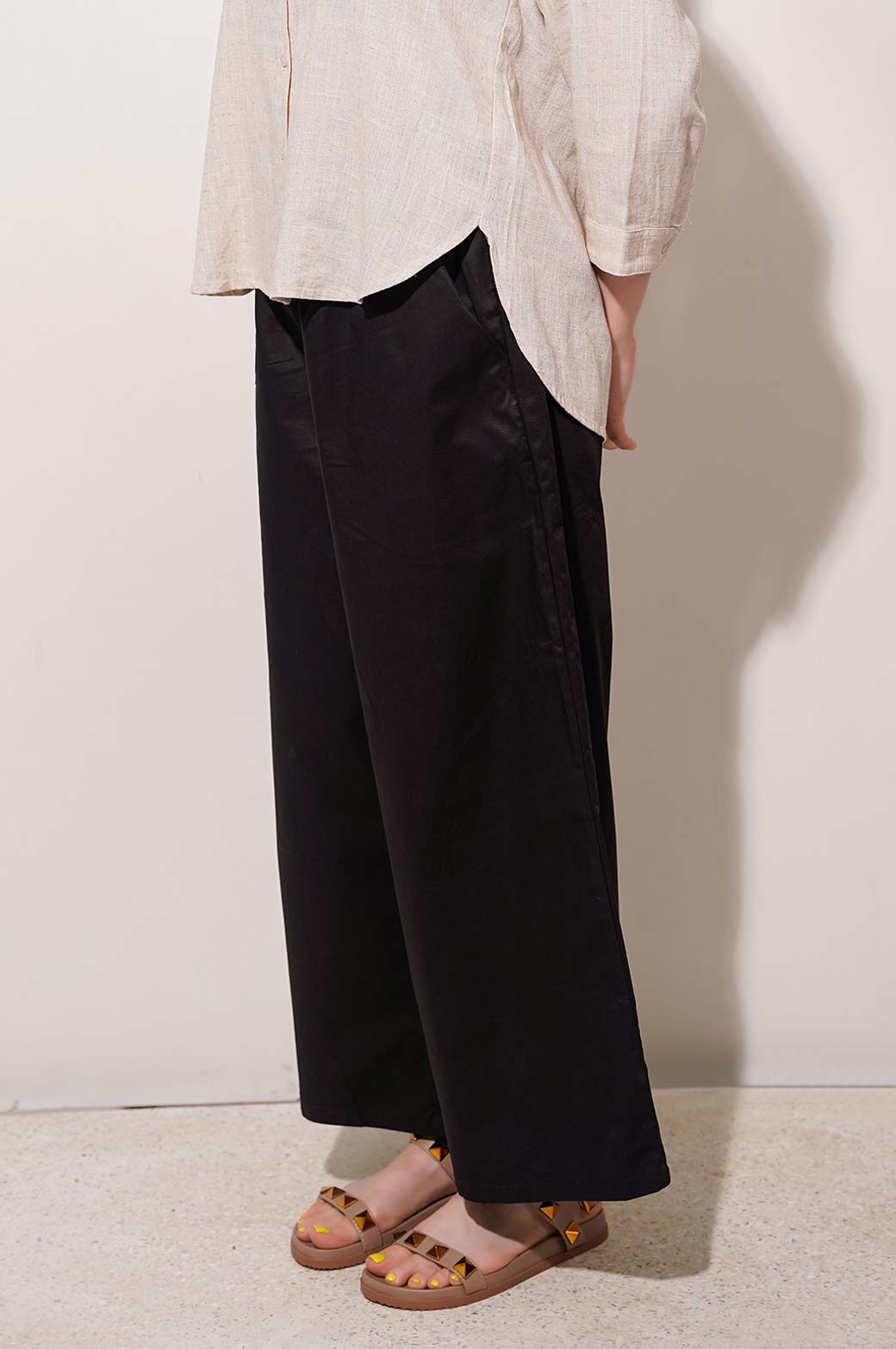 BLACK SMOCKED CULOTTE