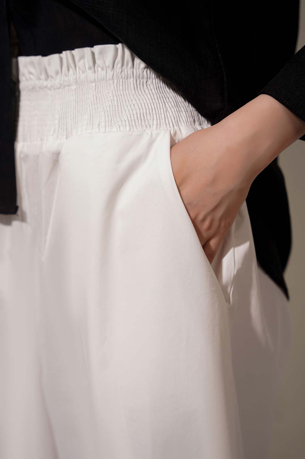 WHITE SMOCKED CULOTTE