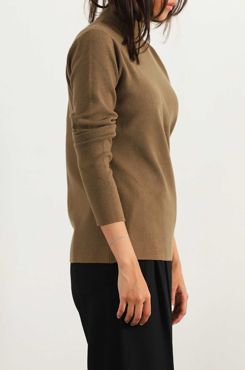 CAMEL LUXURY HIGH CREW SWEATER