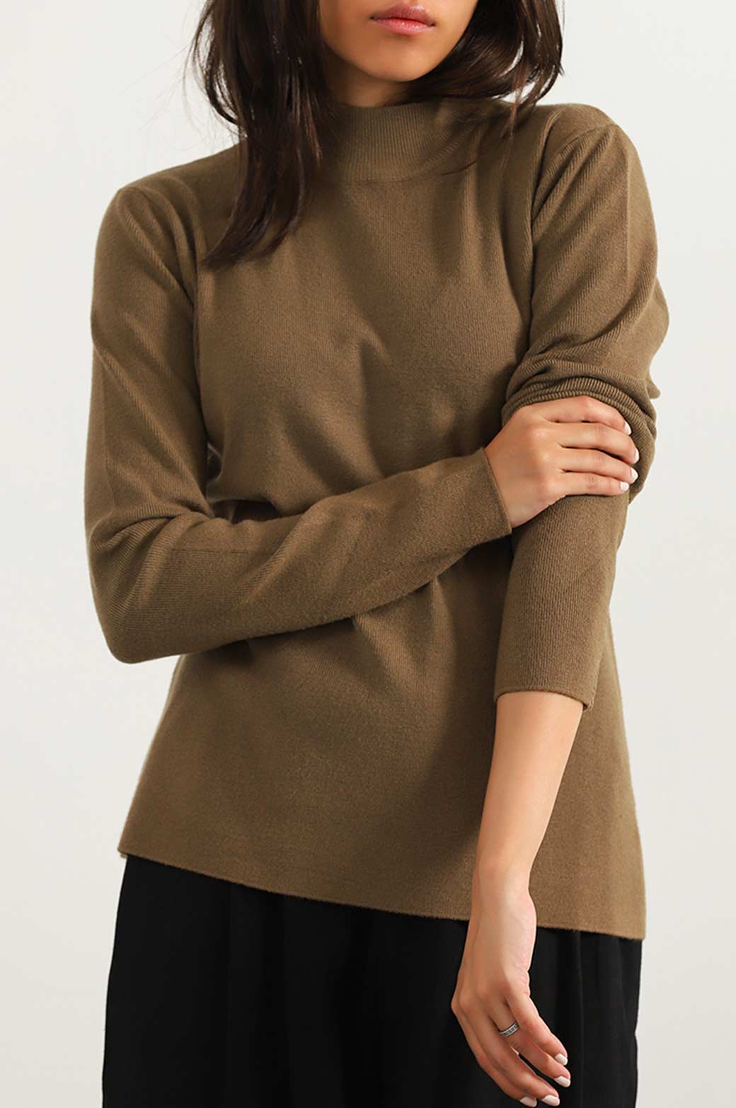 CAMEL LUXURY HIGH CREW SWEATER