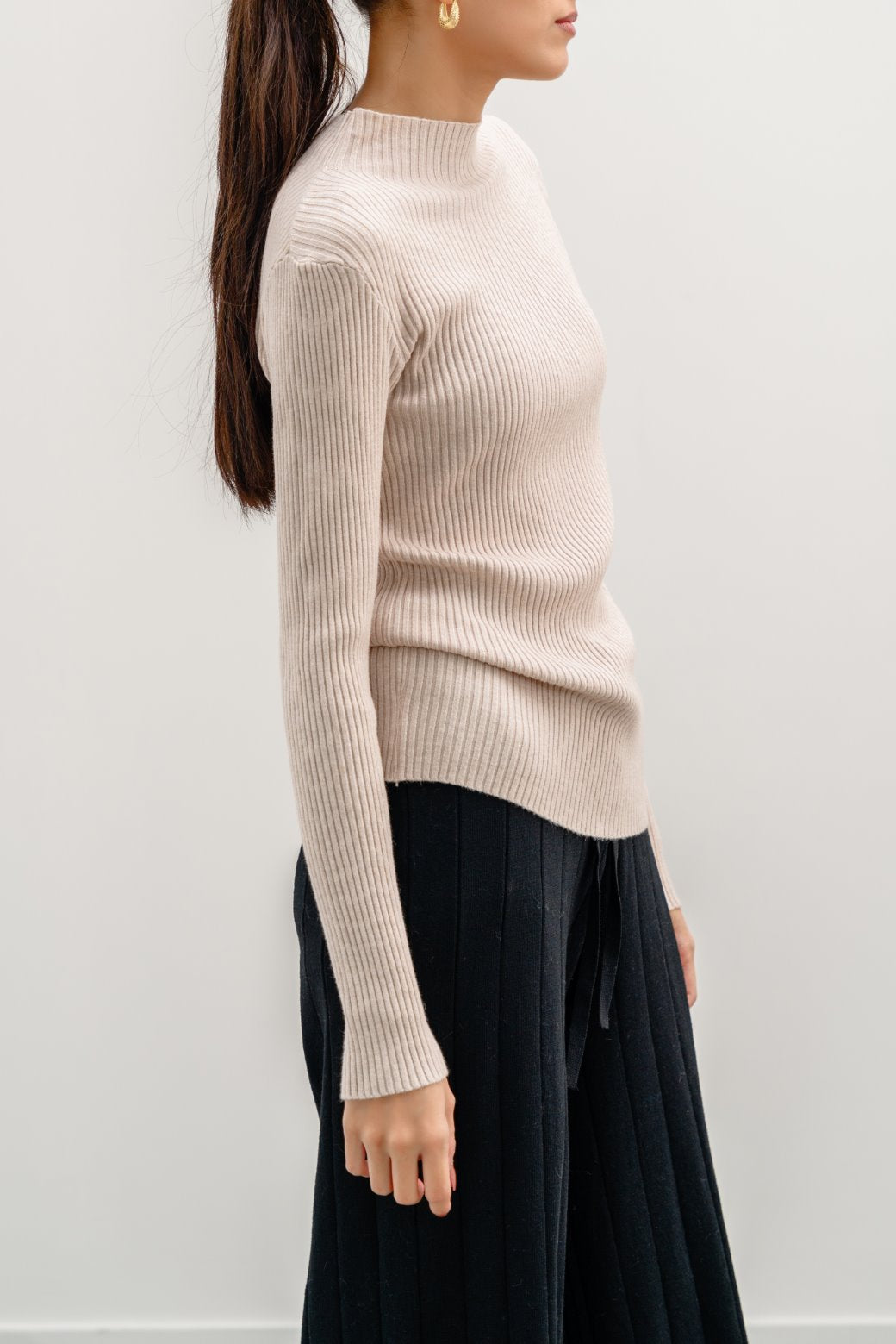 CREAM RIBBED HIGH CREW SWEATER