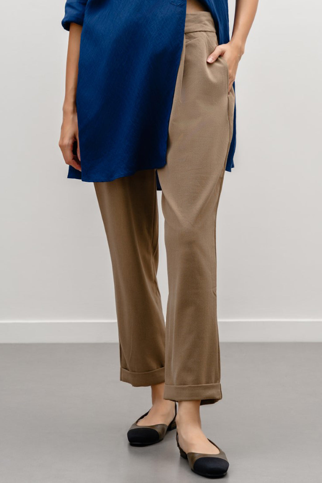 KHAKI DRAWSTRING TAILORED PANTS