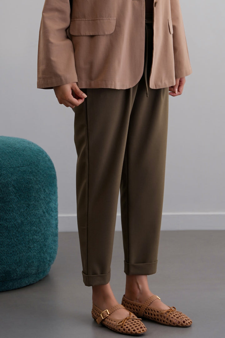 OLIVE ARCHITECT DRAWSTRING PANTS