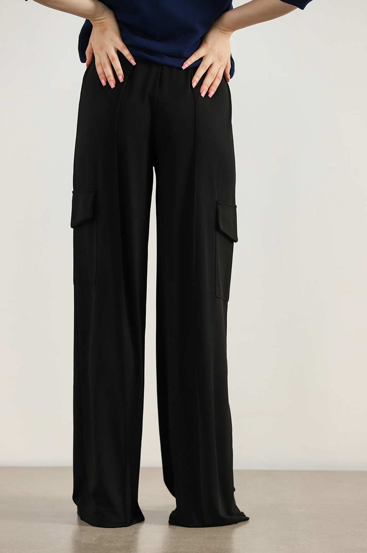 BLACK FLOWY CARGO PANTS