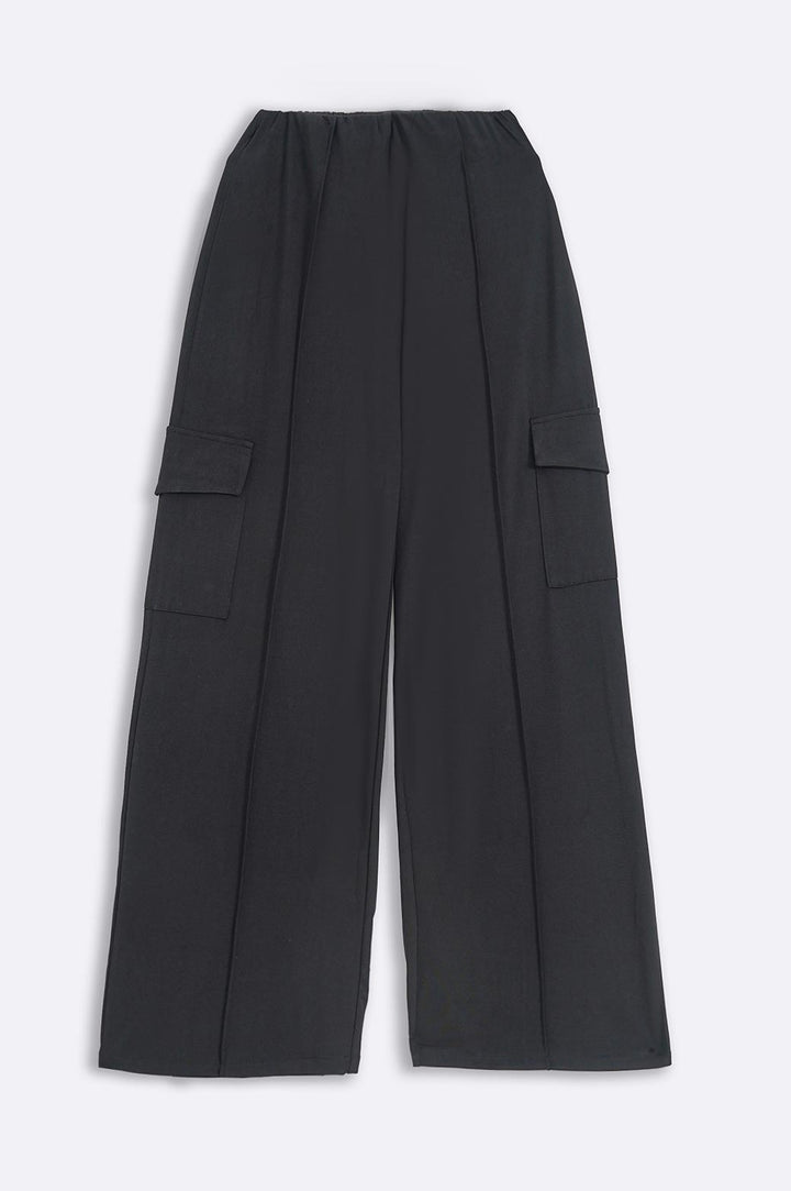 BLACK FLOWY CARGO PANTS