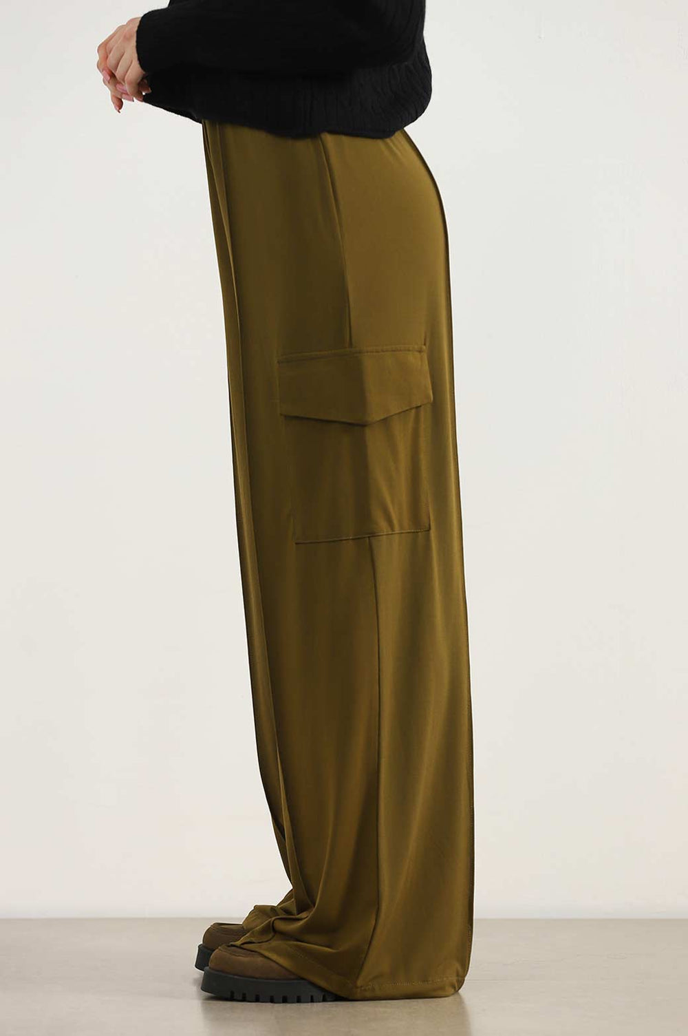 OLIVE FLOWY CARGO PANTS