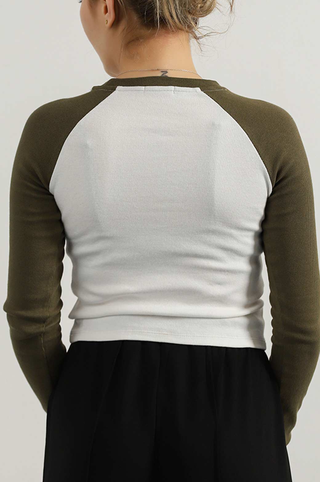 OLIVE BASEBALL T-SHIRT